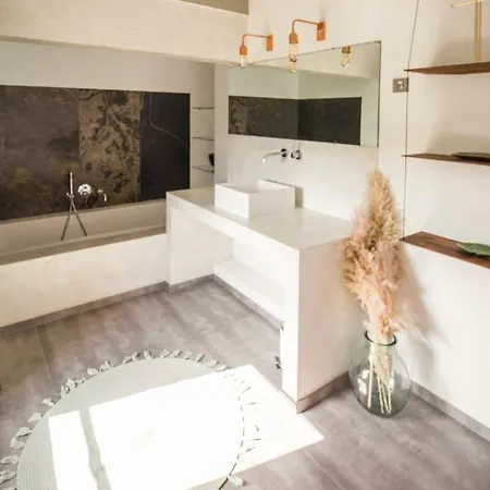 4 Bd In Willa