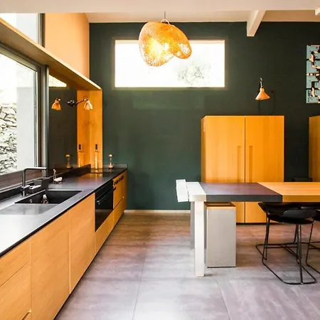 4 Bd In Willa